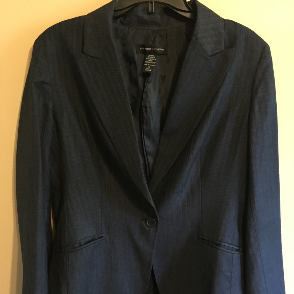 🏷️Limited Sale🏷️ NY & Co Dark Blue Pinstripe Blazer - Size 12
